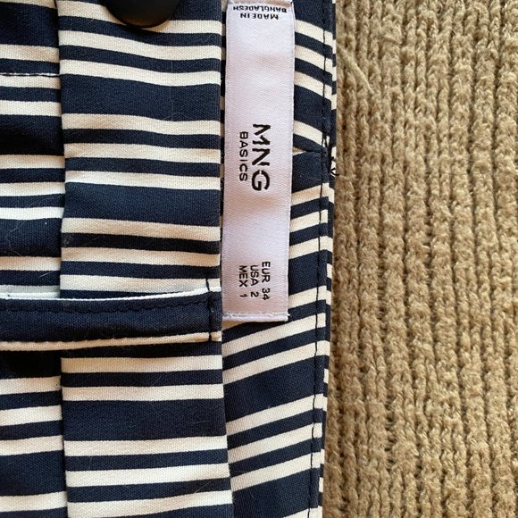 Size 2 Mango Navy Blue Striped Crop Pants - Picture 4 of 4